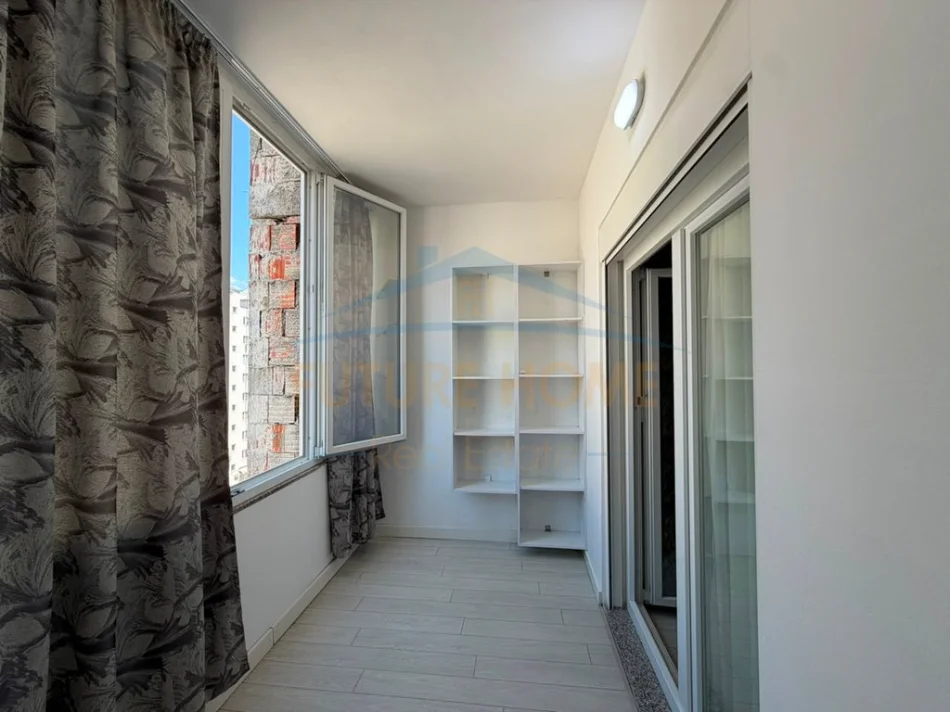 Tirane, shitet apartament 1+1+Ballkon Kati 6, 68 m² 129.000 € (UNAZA E RE)