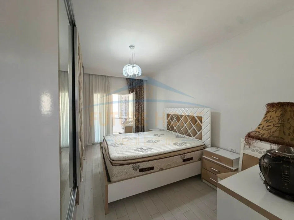 Tirane, shitet apartament 1+1+Ballkon Kati 6, 68 m² 129.000 € (UNAZA E RE)
