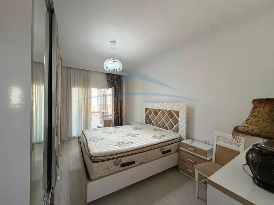 Shitet, Apartament 1+1, Unaza e Re, Tiranë 0696069906