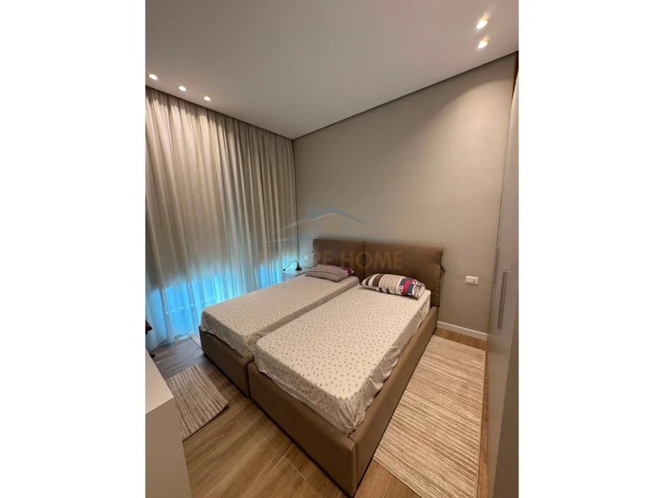 Tirane, jepet me qera apartament 2+1+Ballkon Kati 8, 96 m² 1.300 € (Rruga e Kavajes)