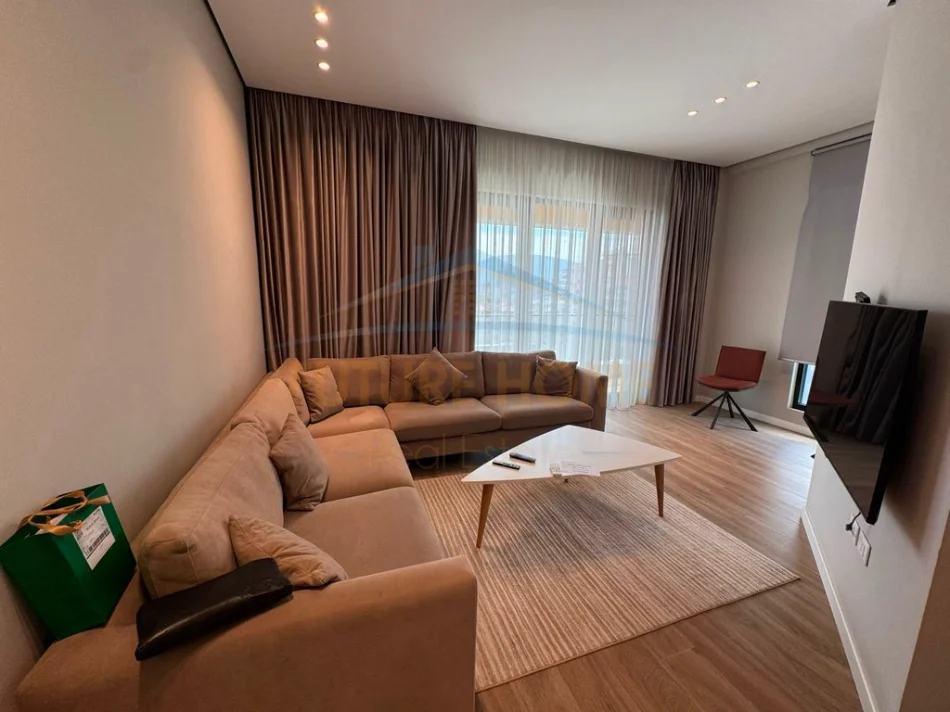 Tirane, jepet me qera apartament 2+1+Ballkon Kati 8, 96 m² 1.300 € (Rruga e Kavajes)