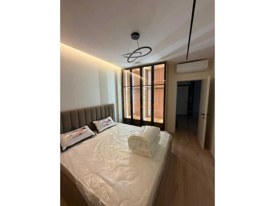Tirane, jepet me qera apartament 1+1 Kati 8, 105.000 € 