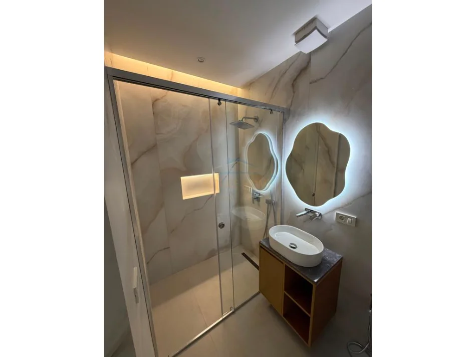 Tirane, jepet me qera apartament 1+1 Kati 8, 105.000 € 