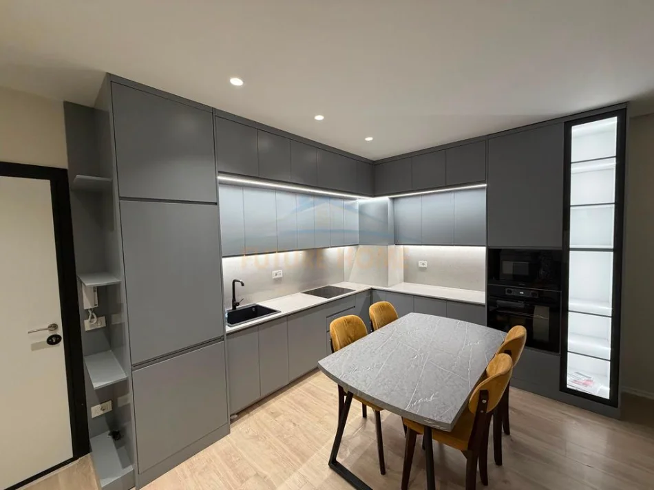 Tirane, jepet me qera apartament 1+1 Kati 8, 105.000 € 
