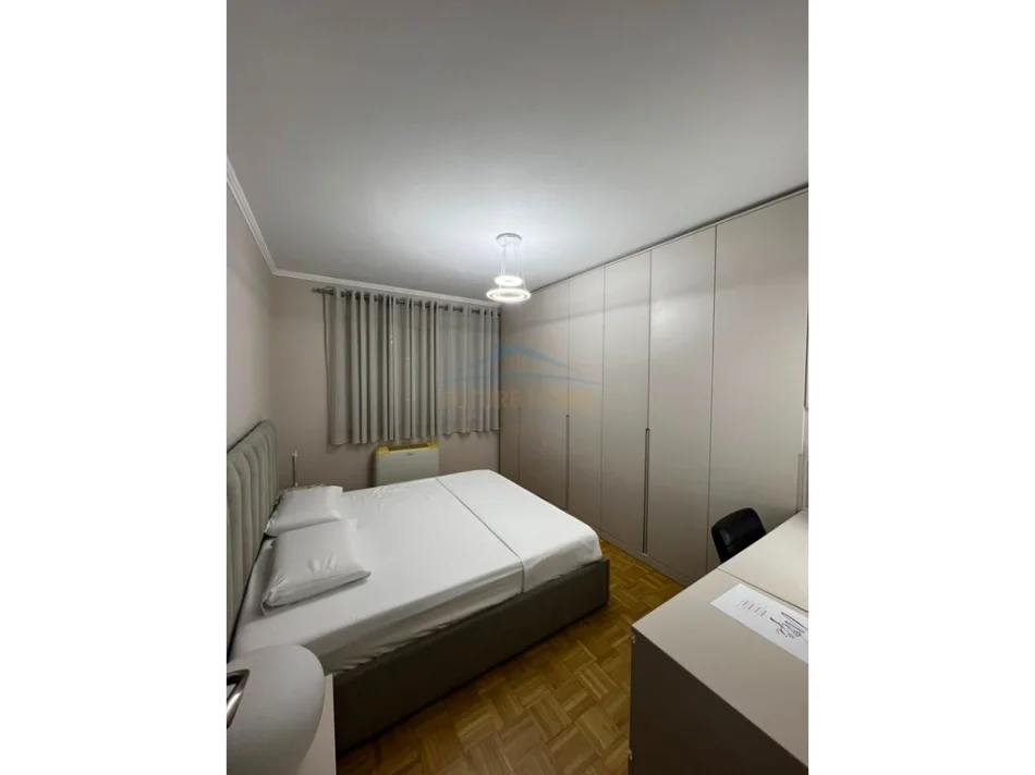 Tirane, jepet me qera apartament 2+1+Ballkon Kati 7, 105 m² 900 € (sheshi willson)