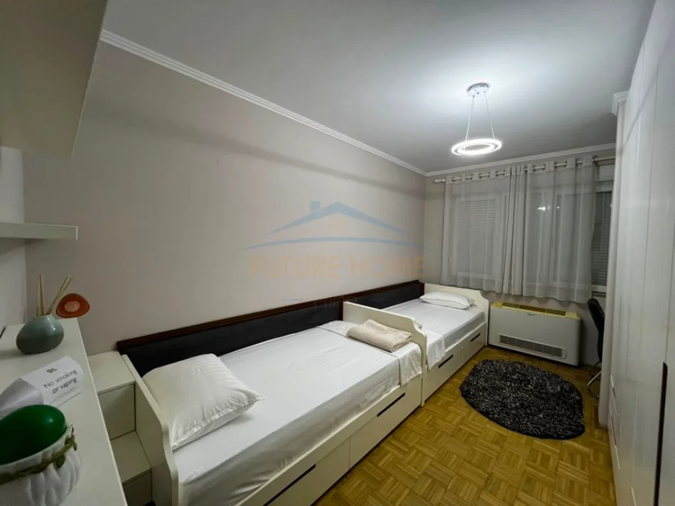 Tirane, jepet me qera apartament 2+1+Ballkon Kati 7, 105 m² 900 € (sheshi willson)
