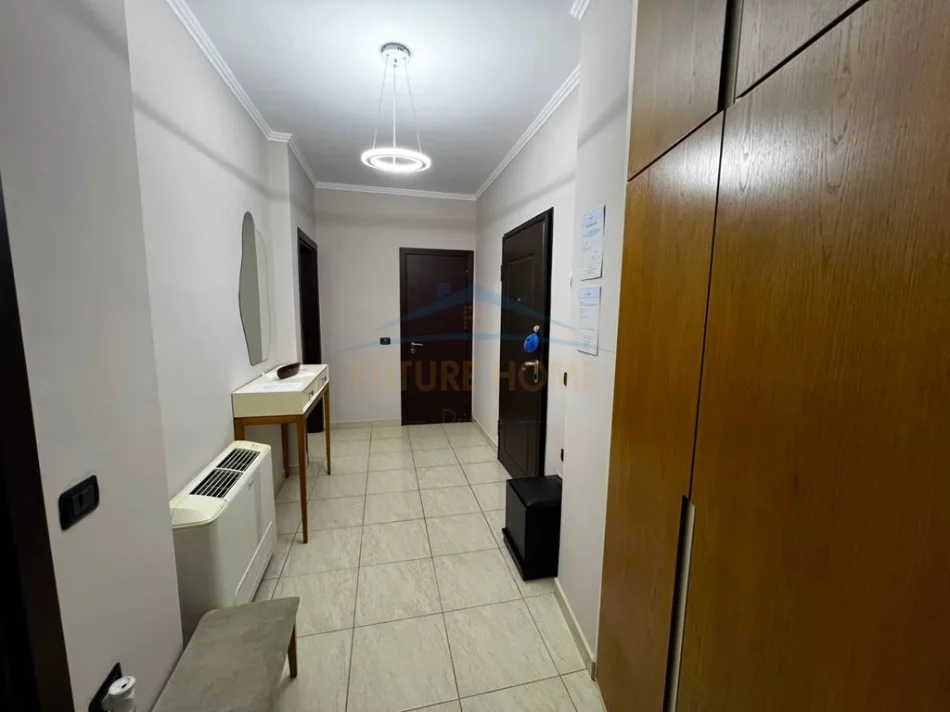 Tirane, jepet me qera apartament 2+1+Ballkon Kati 7, 105 m² 900 € (sheshi willson)