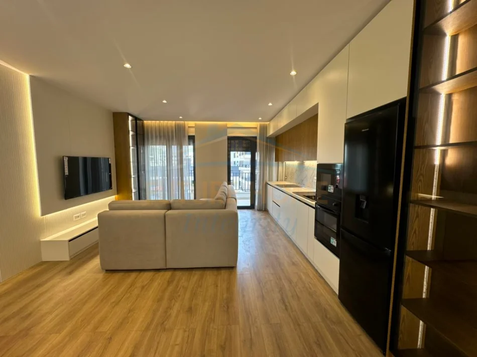 Tirane, jepet me qera apartament 2+1 Kati 7, 123 m² 858 € (Bulevardi i Ri)