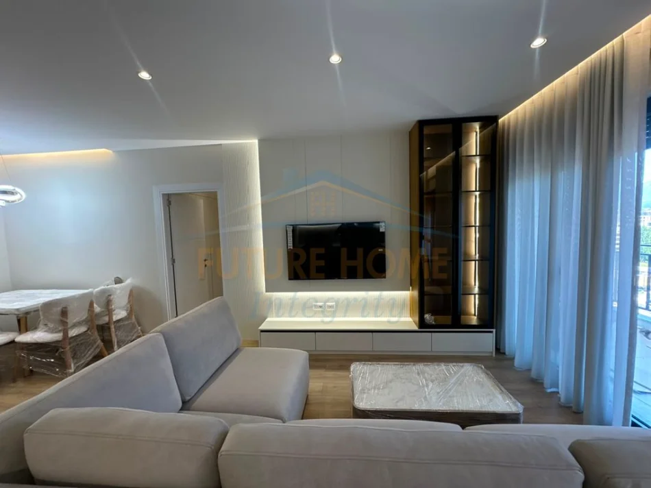 Tirane, jepet me qera apartament 2+1+Ballkon Kati 7, 123 m² 858 € (Bulevardi i Ri)