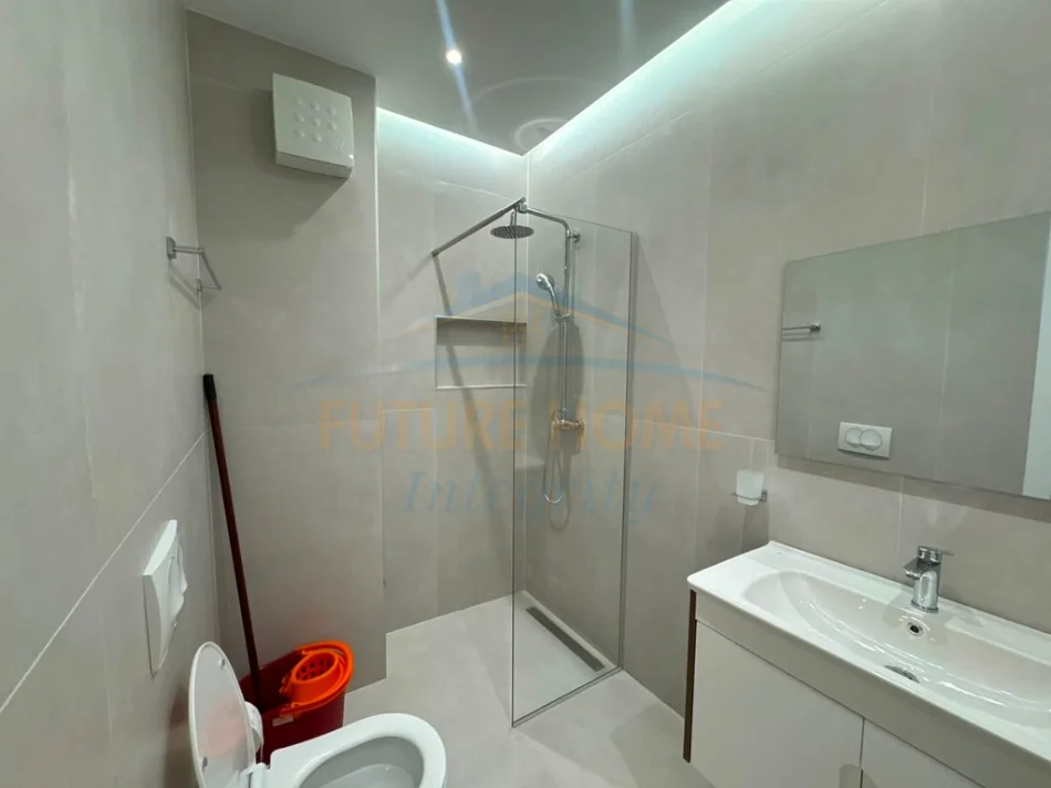 Tirane, jepet me qera apartament 2+1+Ballkon Kati 7, 123 m² 858 € (Bulevardi i Ri)