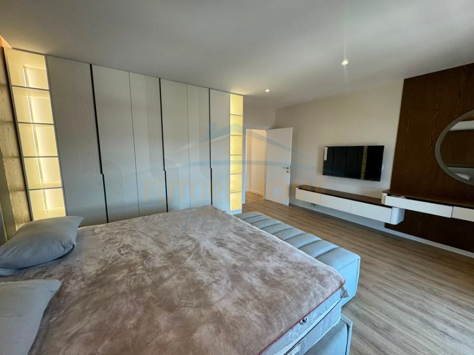 Tirane, jepet me qera apartament 2+1 Kati 7, 123 m² 858 € (Bulevardi i Ri)