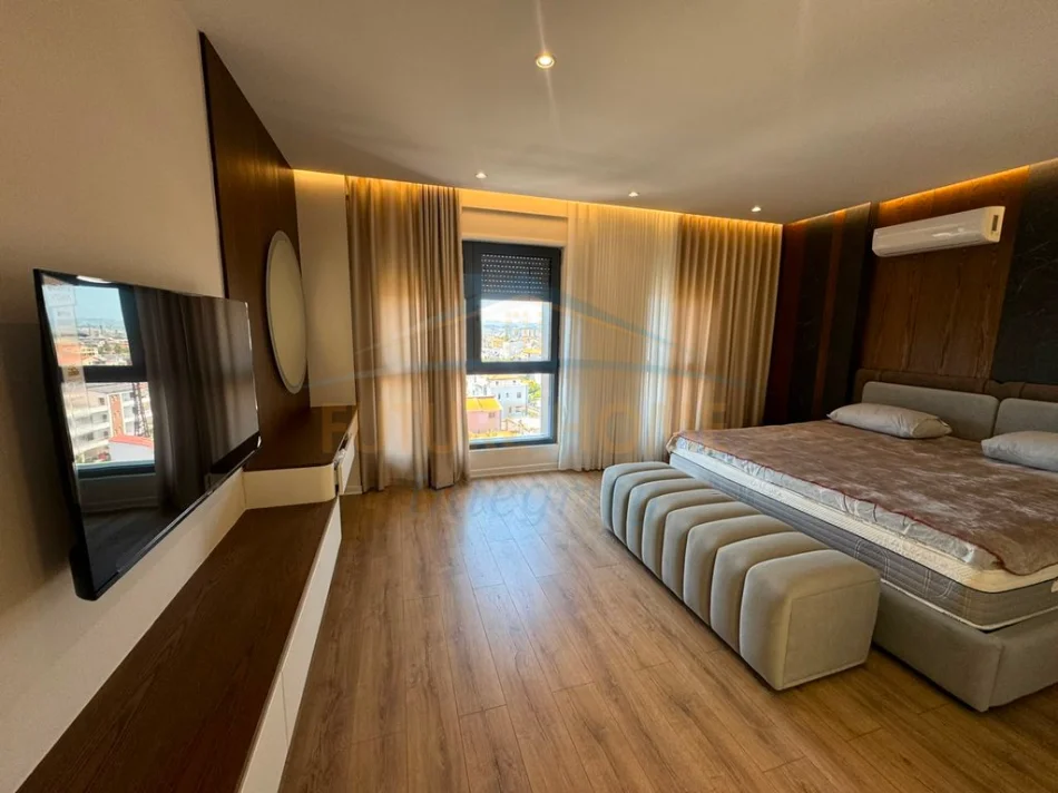 Tirane, jepet me qera apartament 2+1+Ballkon Kati 7, 123 m² 858 € (Bulevardi i Ri)