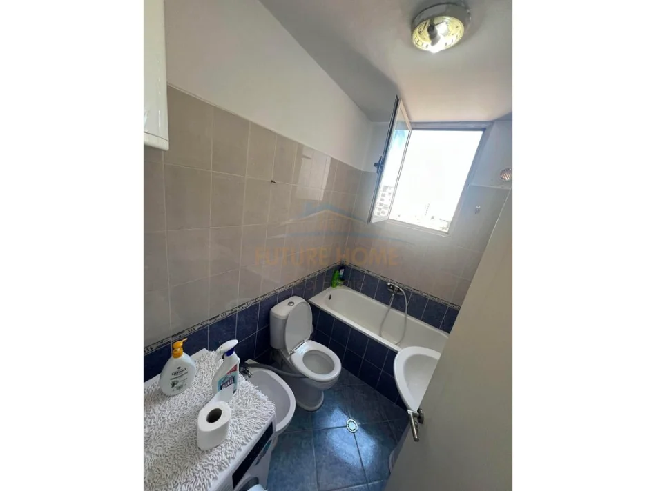 Tirane, jepet me qera apartament 2+1+Ballkon Kati 7, 90 m² 470 € (Unaza e re)