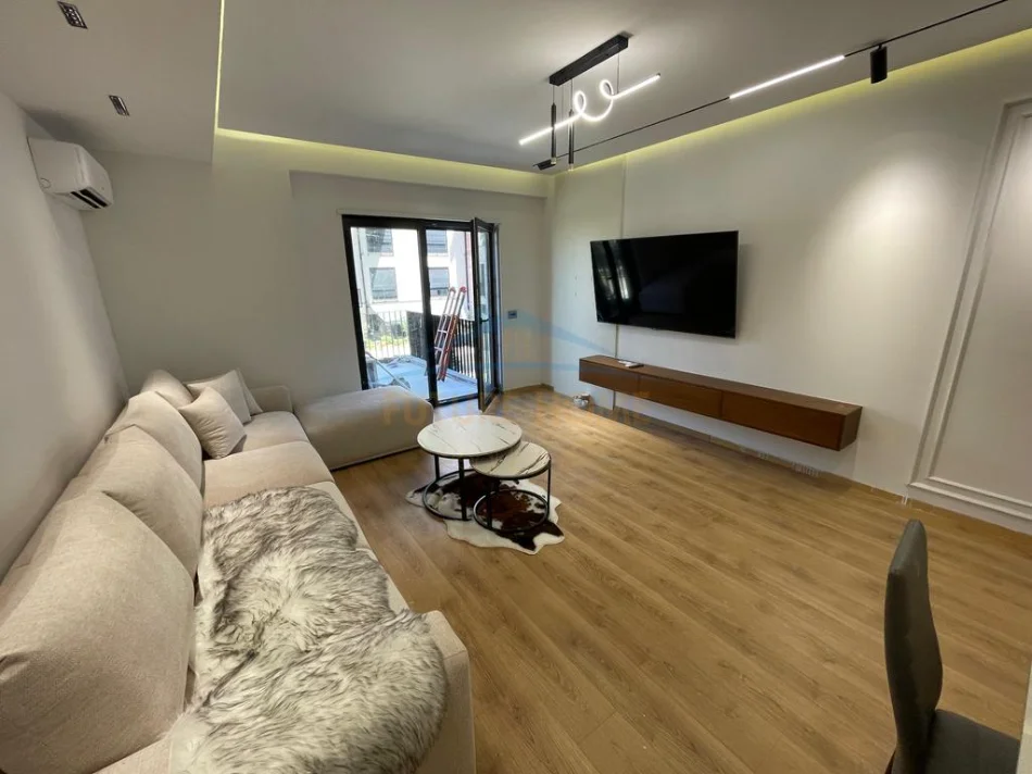 Tirane, jepet me qera apartament 1+1 Kati 3, 83 m² 700 € (Rezidenca Kodra e Diellit 2)