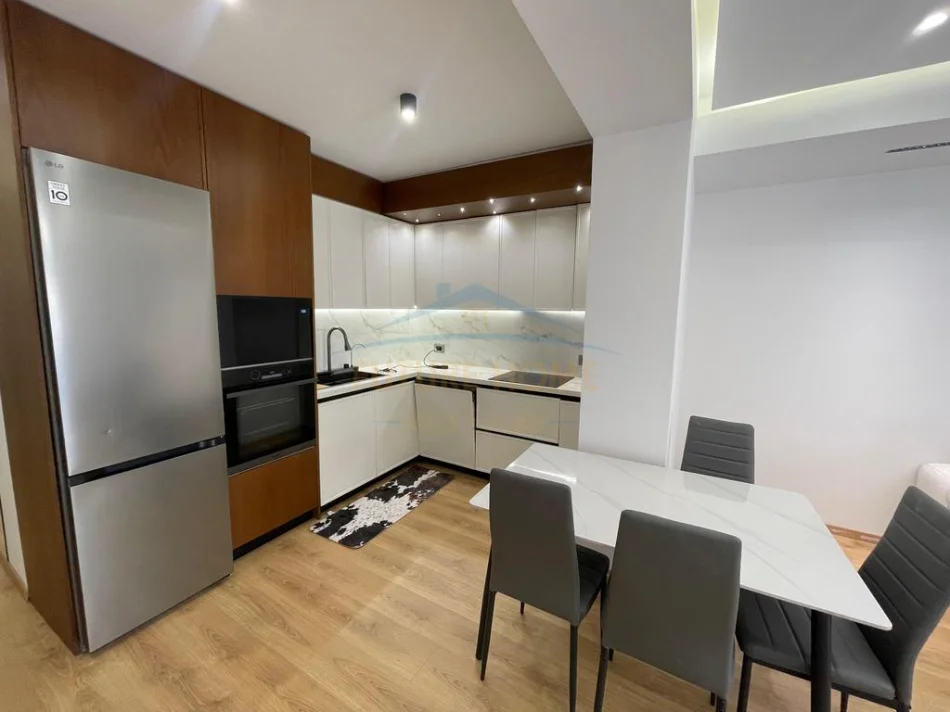 Tirane, jepet me qera apartament 1+1 Kati 3, 83 m² 700 € (Rezidenca Kodra e Diellit 2)