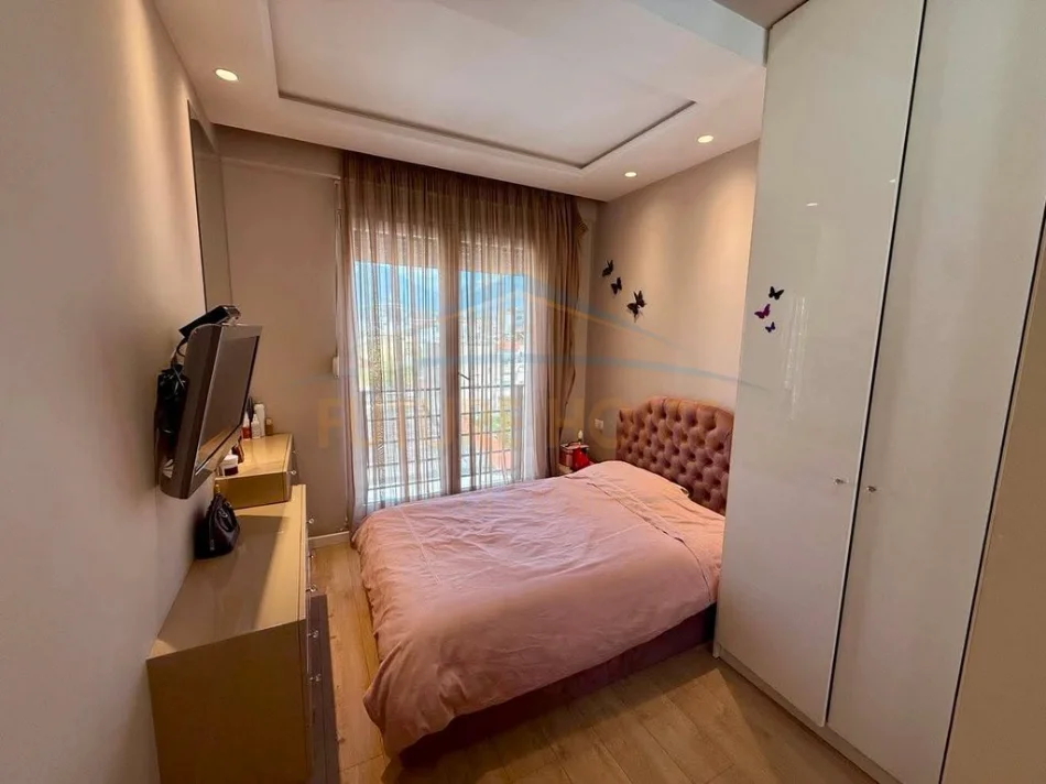 Tirane, shitet apartament 3+1 Kati 5, 122 m² 350.000 € (Rruga Mihal Grameno)