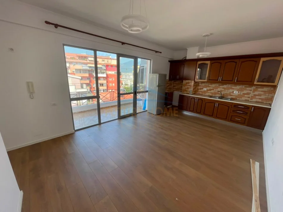 Shitet, Apartament 1+1, Kodra e Diellit, Tirane 0696069906