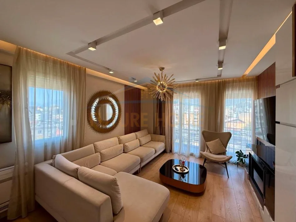 Tirane, shitet apartament 3+1 Kati 5, 122 m² 350.000 € (Rruga Mihal Grameno)