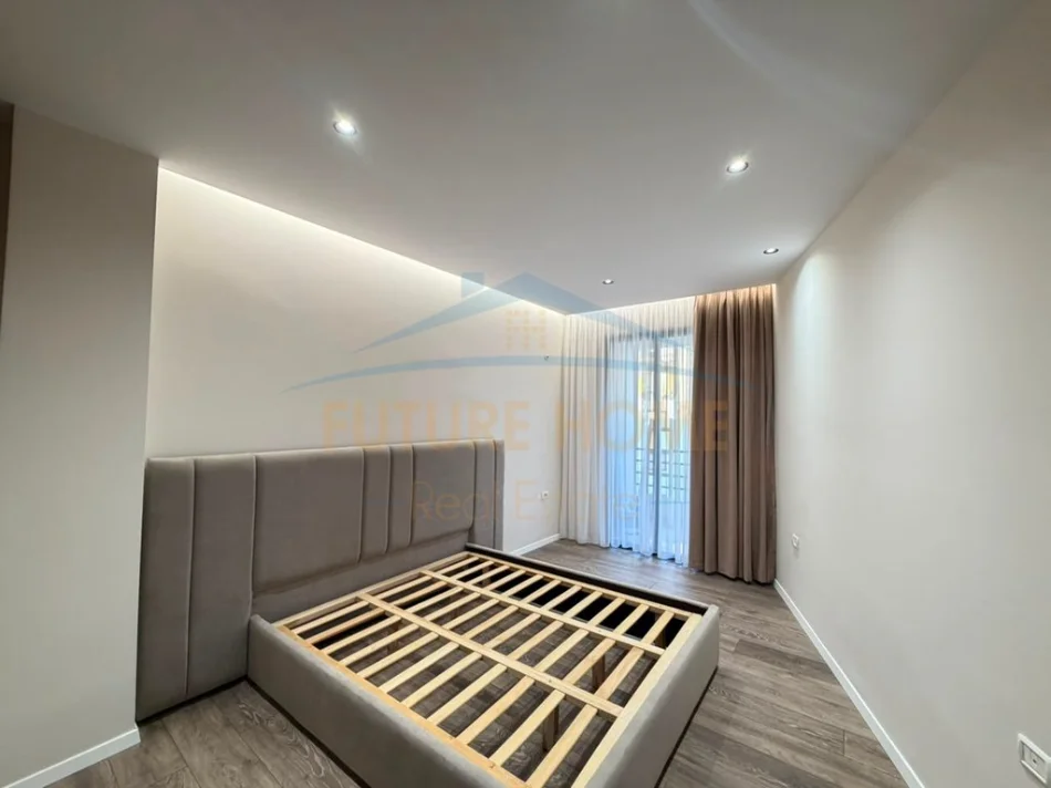Tirane, shitet apartament 1+1+Ballkon Kati 8, 65 m² 109.000 € (YZBERISHT)