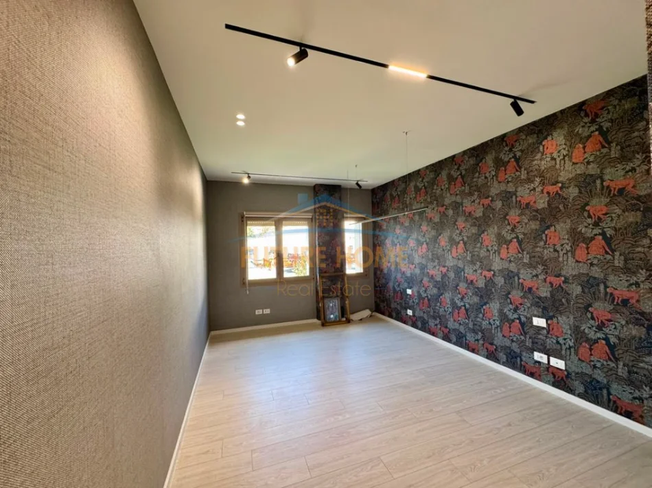 Tirane, jepet me qera zyre Kati 3, 118 m² 2.200 € (Rruga Themistokli Gjermenji)