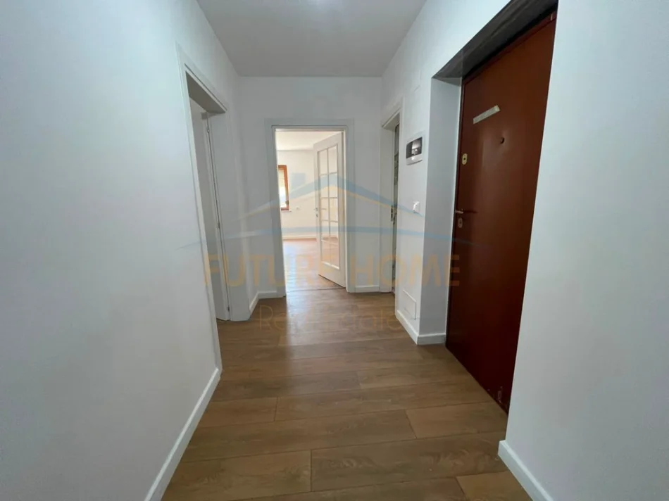 Tirane, shitet apartament 2+1+Aneks+Ballkon Kati 2, 96 m² 235.000 € 
