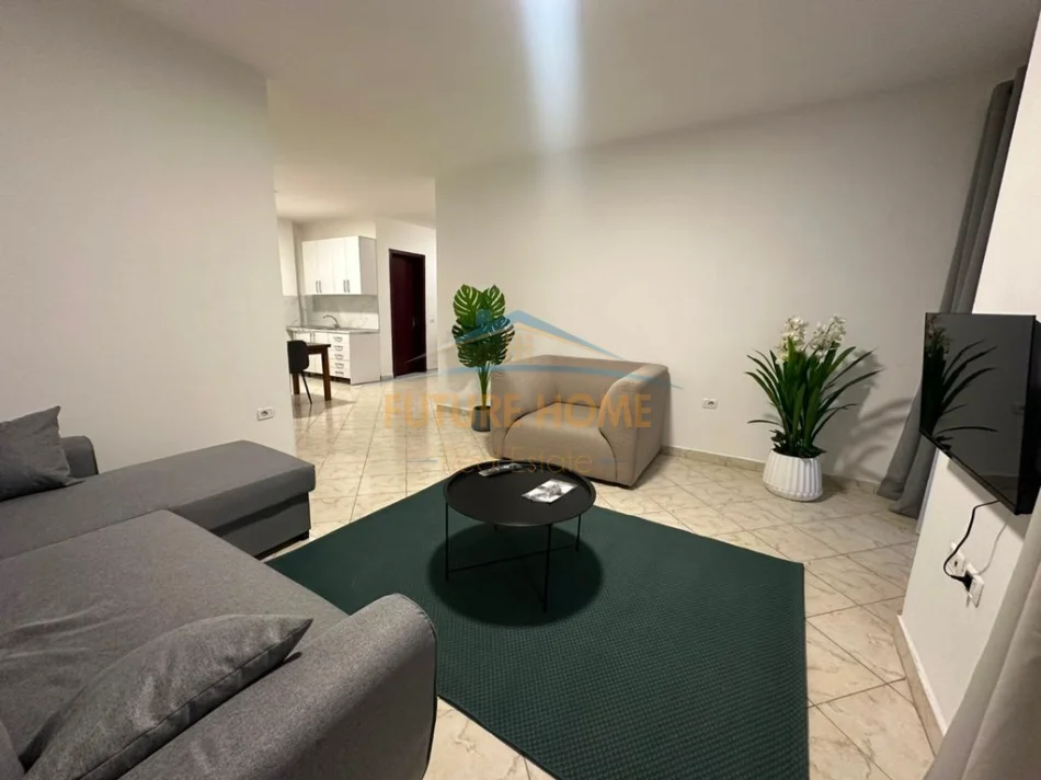 Qira,Apartament 2+1,Unaza Re ! 0696069906