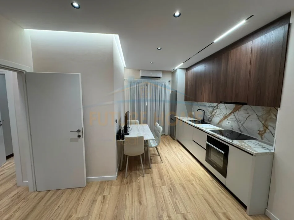 Tirane, shitet apartament 1+1 Kati 7, 65 m² 125.000 € (Unaza e Re)