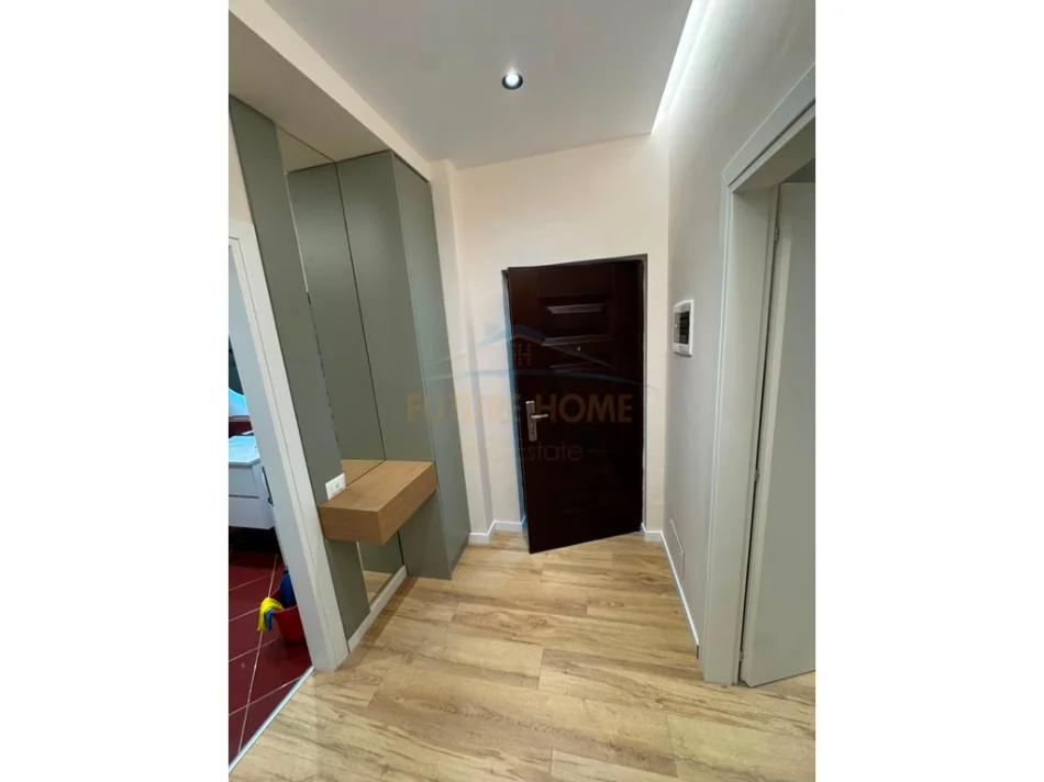 Tirane, shitet apartament 1+1 Kati 7, 65 m² 125.000 € (Unaza e Re)