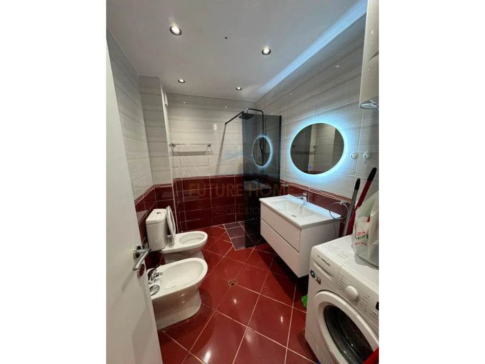 Tirane, shitet apartament 1+1 Kati 7, 65 m² 125.000 € (Unaza e Re)