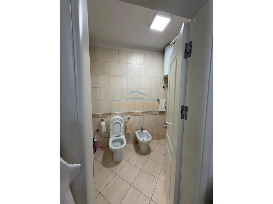 Tirane, shitet apartament 3+1+Ballkon Kati 10, 137 m² 425.000 € (Sheshi Wilson)