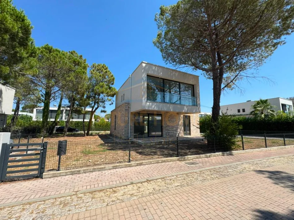 Gjiri Lalezit | Hamallaj, shitet Vile 4+1 , 204 m² 1.300.000 € (San Pietro ,Gjiri i Lalezit)