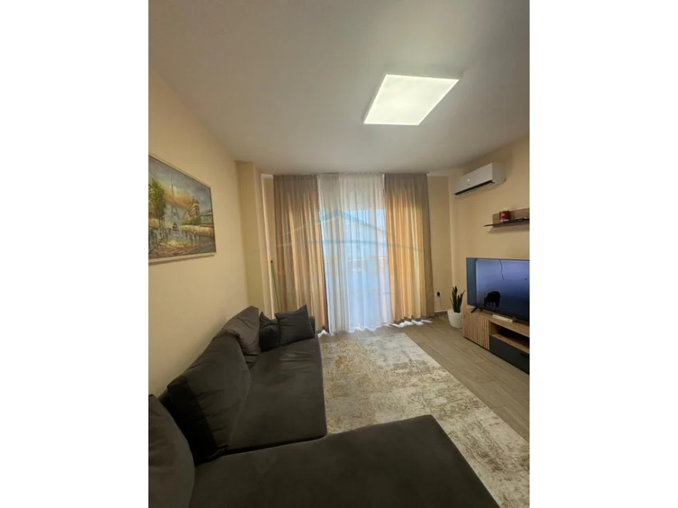 Tirane, jepet me qera apartament 2+1 Kati 2, 105 m² 650 € (Rruga Kongresi i Manastirt)