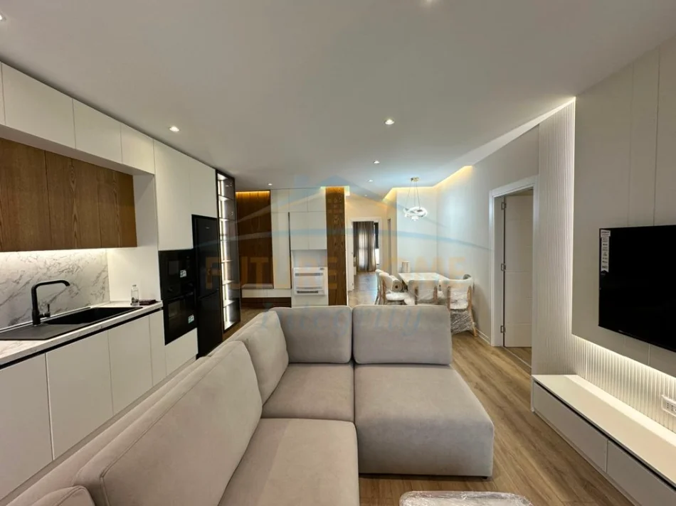 Tirane, jepet me qera apartament 2+1 Kati 7, (BULEVARDI I RI)