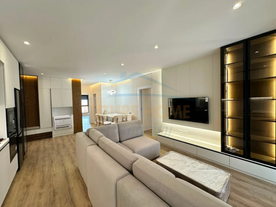 Tirane, jepet me qera apartament 2+1 Kati 7, (BULEVARDI I RI)