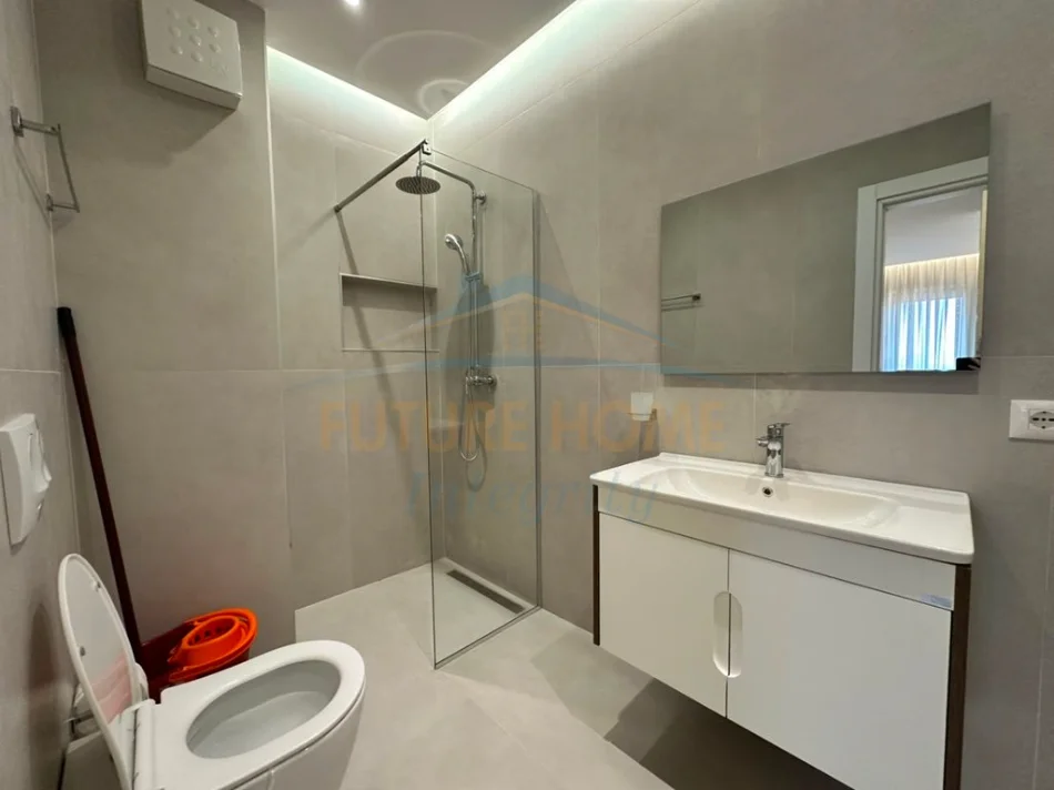 Tirane, jepet me qera apartament 2+1 Kati 7, (BULEVARDI I RI)