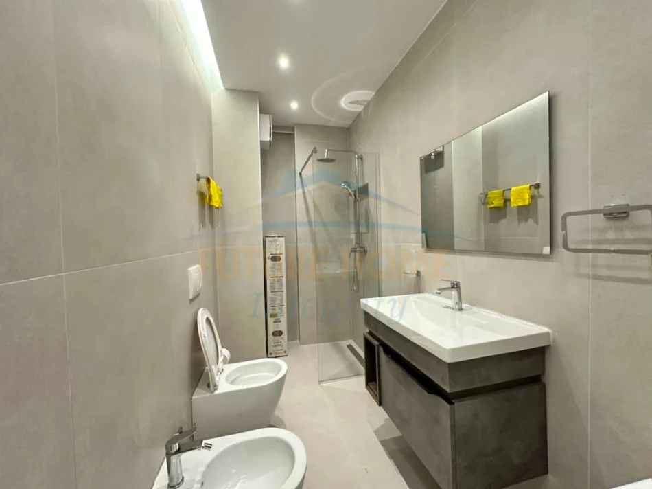 Tirane, jepet me qera apartament 2+1 Kati 7, (BULEVARDI I RI)