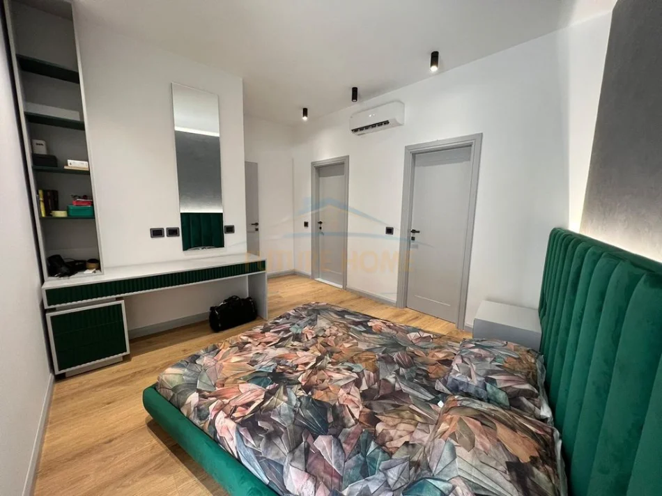 Tirane, shitet apartament 2+1 Kati 2, 165 m² 290.000 € (LIQENI I THATE)