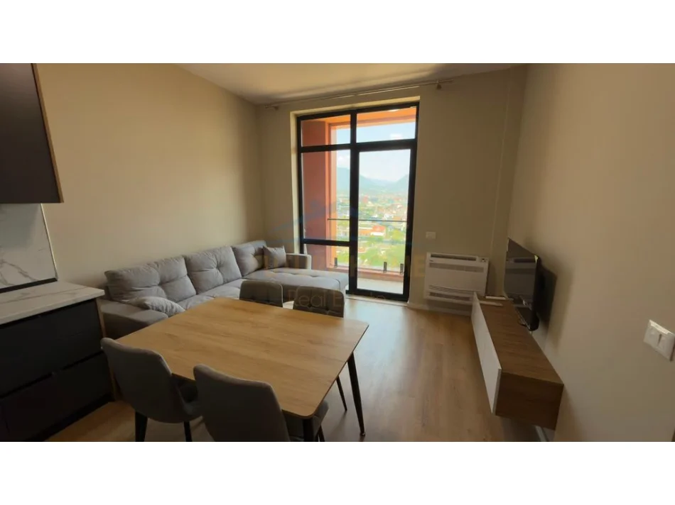 Tirane, jepet me qera apartament 2+1 Kati 8, 68 m² 700 € (BULEVARDI I RI)