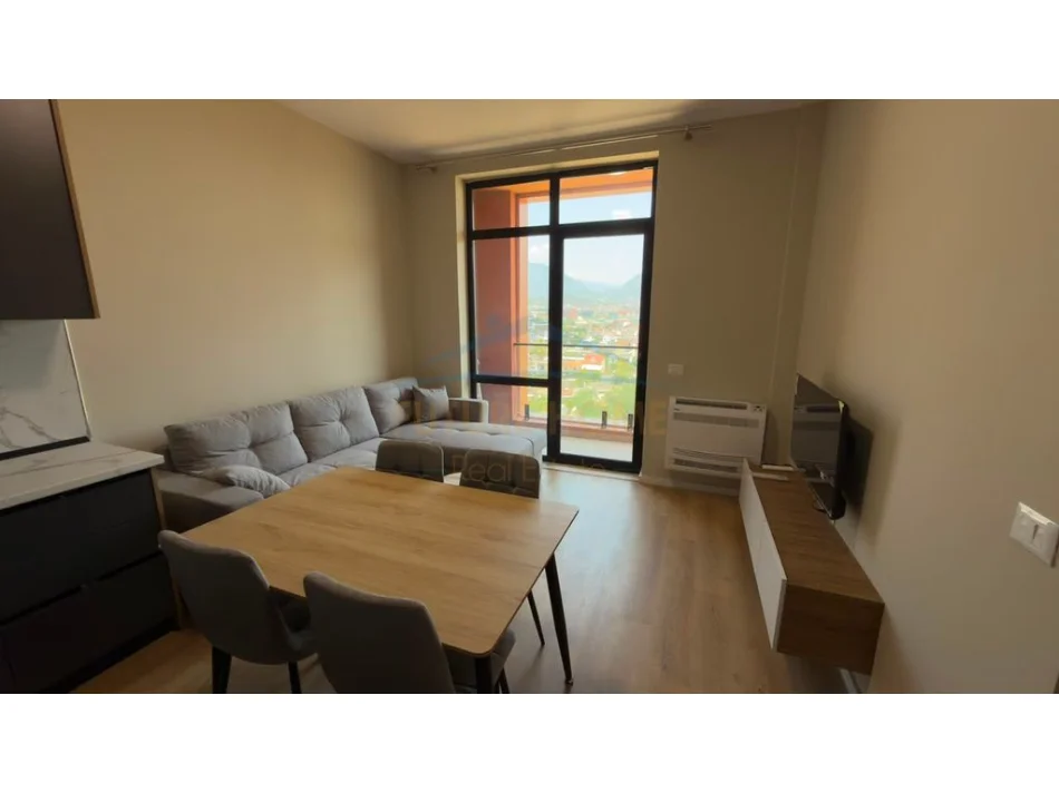 Tirane, jepet me qera apartament 2+1 Kati 8, 68 m² 700 € (BULEVARDI I RI)