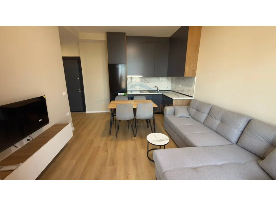 Tirane, jepet me qera apartament 2+1 Kati 8, 68 m² 700 € (Bulevardi i Ri)