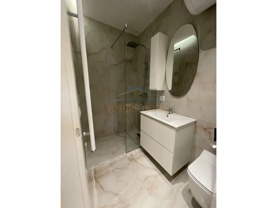 Tirane, jepet me qera apartament 2+1 Kati 5, 90 m² 820 € (Brryli)
