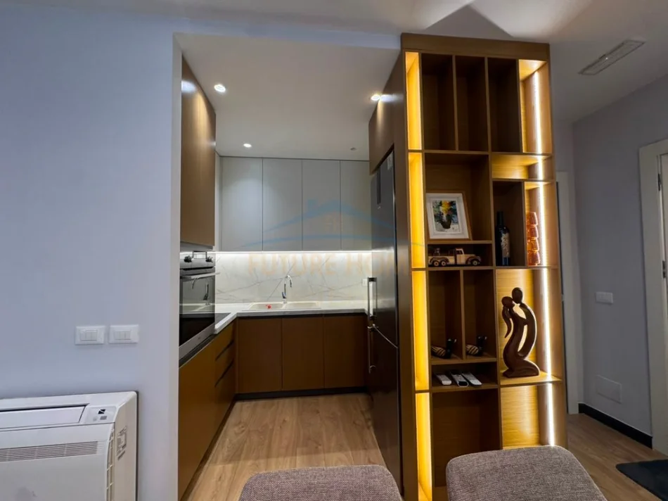 Tirane, jepet me qera apartament 2+1+Ballkon Kati 3, 94 m² 1.200 € (Liqeni i thate)