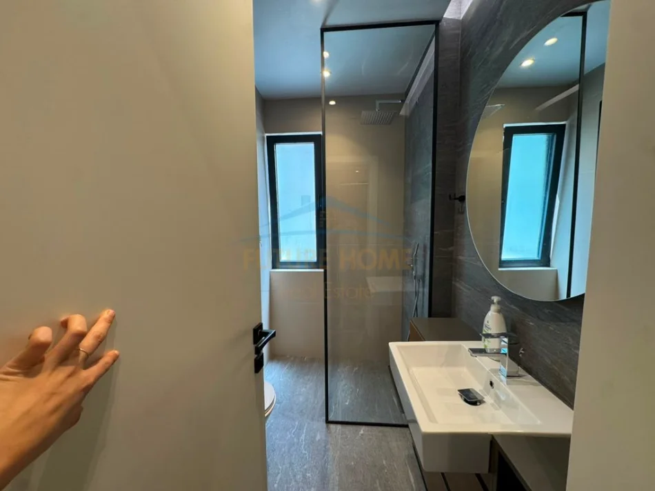 Tirane, jepet me qera apartament 2+1 Kati 3, 94 m² 1.200 € (LIQENI I THATE)