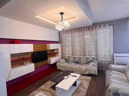 Tirane, jepet me qera apartament 2+1+Ballkon Kati 2, 91 m² 750 € 