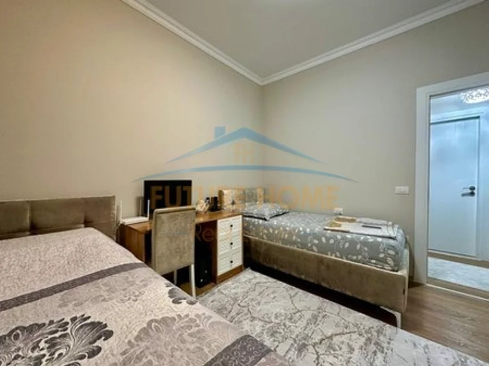 Shitet, Apartament 3+1+2, Liqeni i Thatë, Tiranë. 0696069906