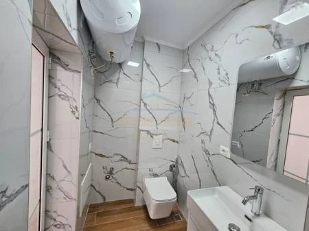 Tirane, shitet apartament 1+1 Kati 4, 41 m² 118.000 € (PAZARI RI,SHKOLLA E KUQE)