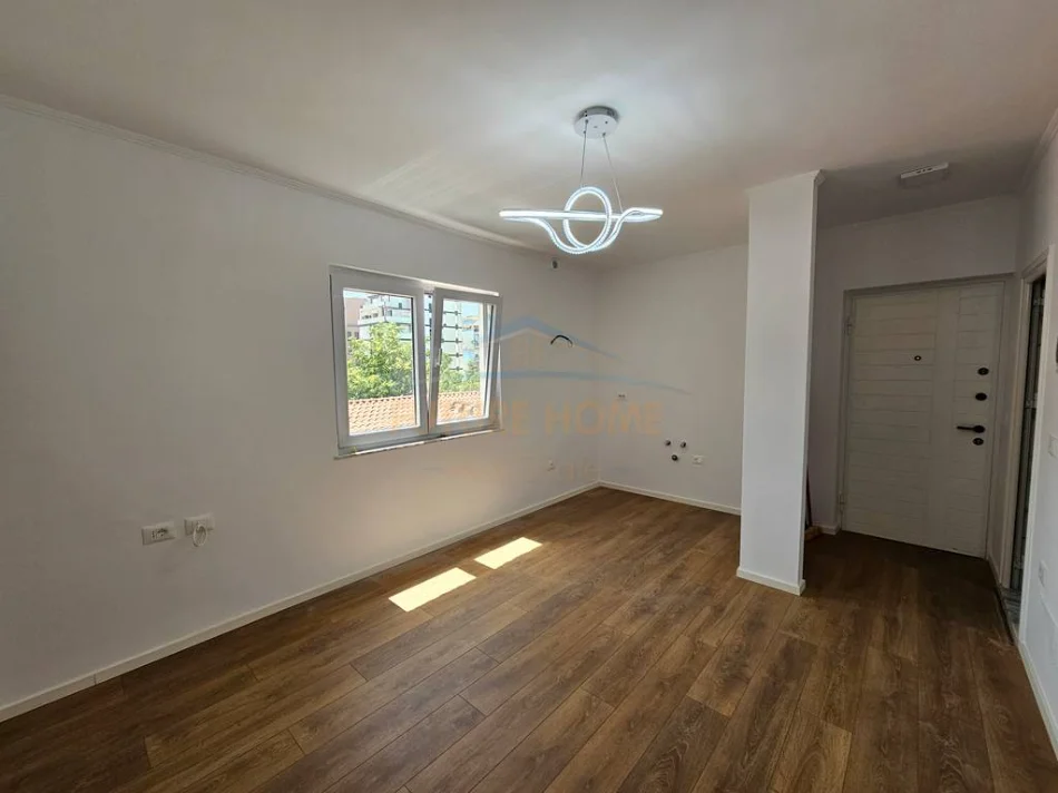 Tirane, jepet me qera apartament 1+1 Kati 4, 41 m² 1.010.101.010 € 