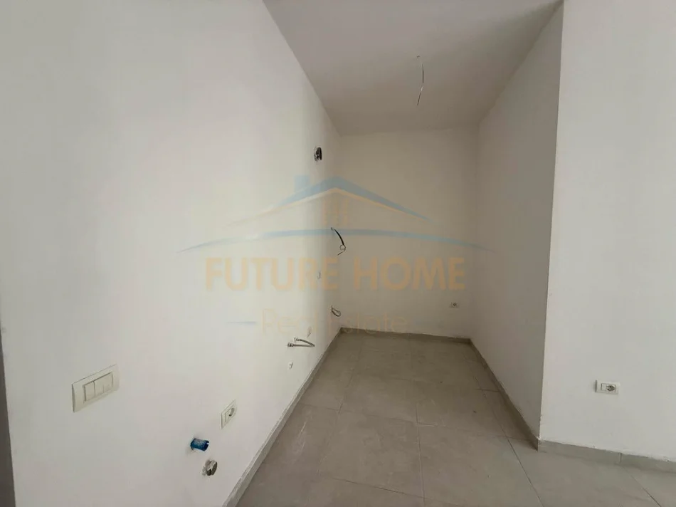 Tirane, shitet apartament 1+1+Aneks+Ballkon Kati 3, 56 m² 119.000 € (Ish Parku)