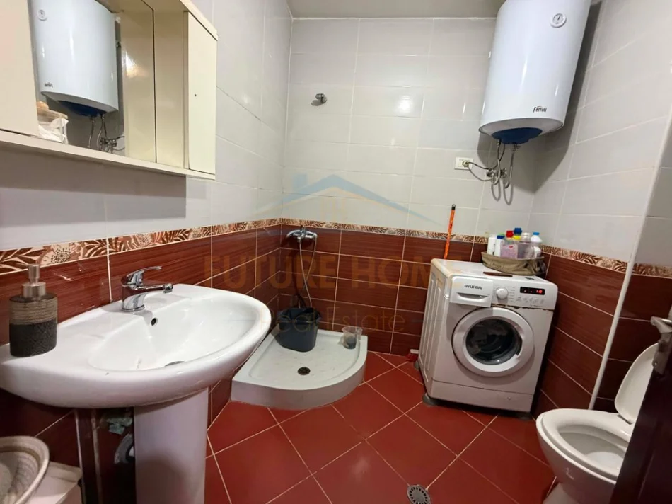 Tirane, shitet apartament 1+1+Ballkon Kati 1, 76 m² 135.000 € (UNAZA E RE)