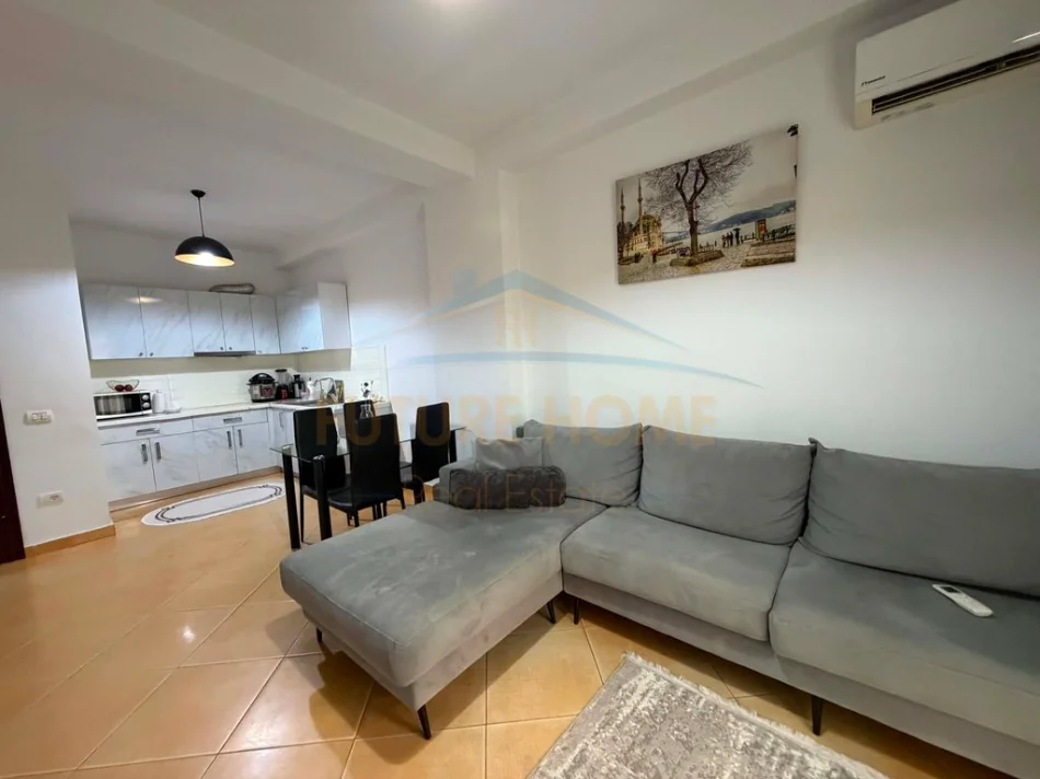 Tirane, shitet apartament 1+1+Ballkon Kati 1, 76 m² 135.000 € (UNAZA E RE)